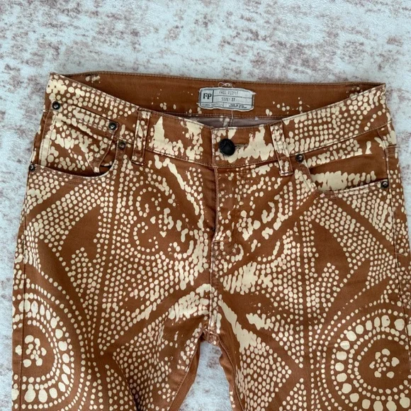 Free People BOHO Festival Batik Flare Leg Pants -Geometric Native Tribal Design - Picture 4 of 9